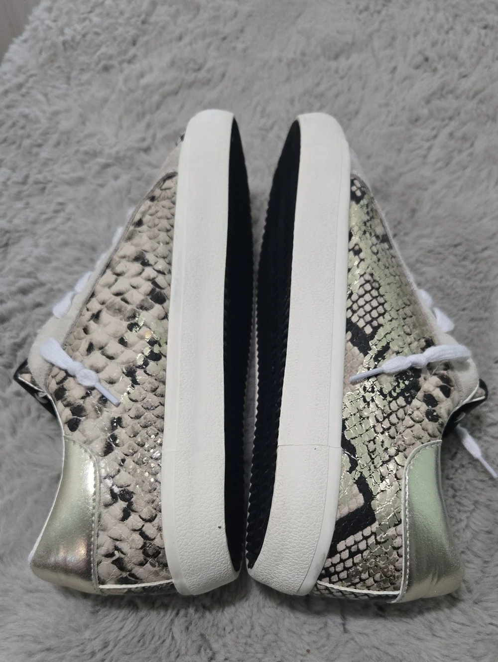Steve Madden Philosophy gold and snakeskin-embossed low-top sneakers size 10
